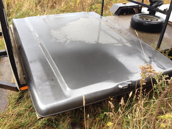 Couvert de fibre Fibrobec LSII pour Ford F150 2009et+ avec boite de 8 pieds en gris foncé